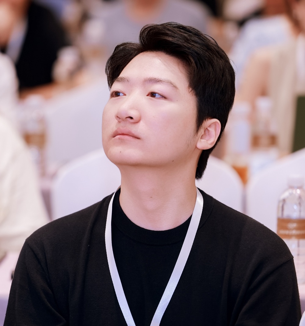 Portrait of Tailong Zhang